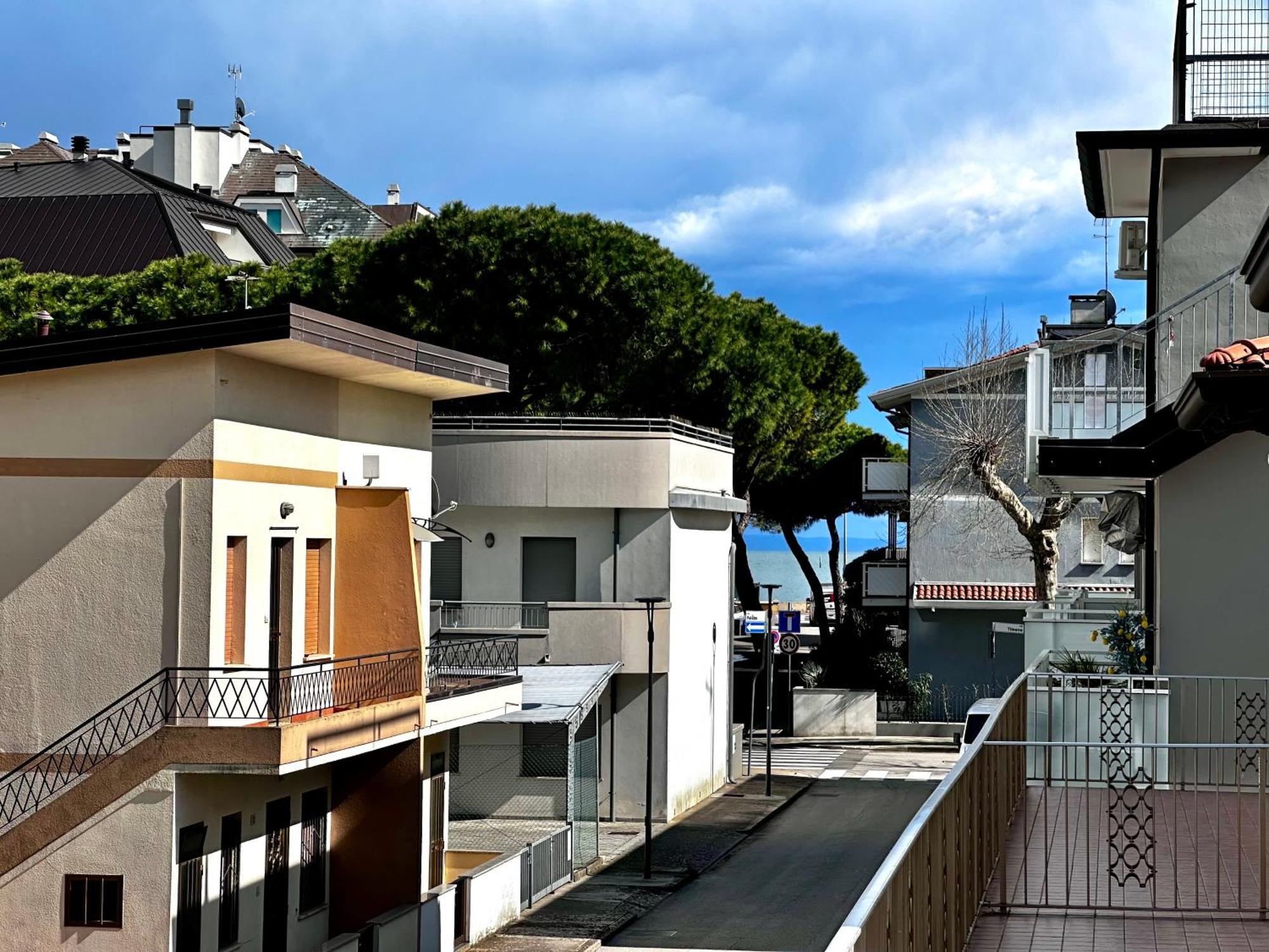Sweet Dreams Apartment By The Beach
